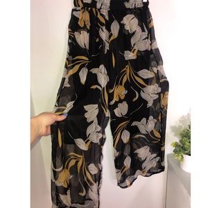 Floral light and flowy high waisted pants